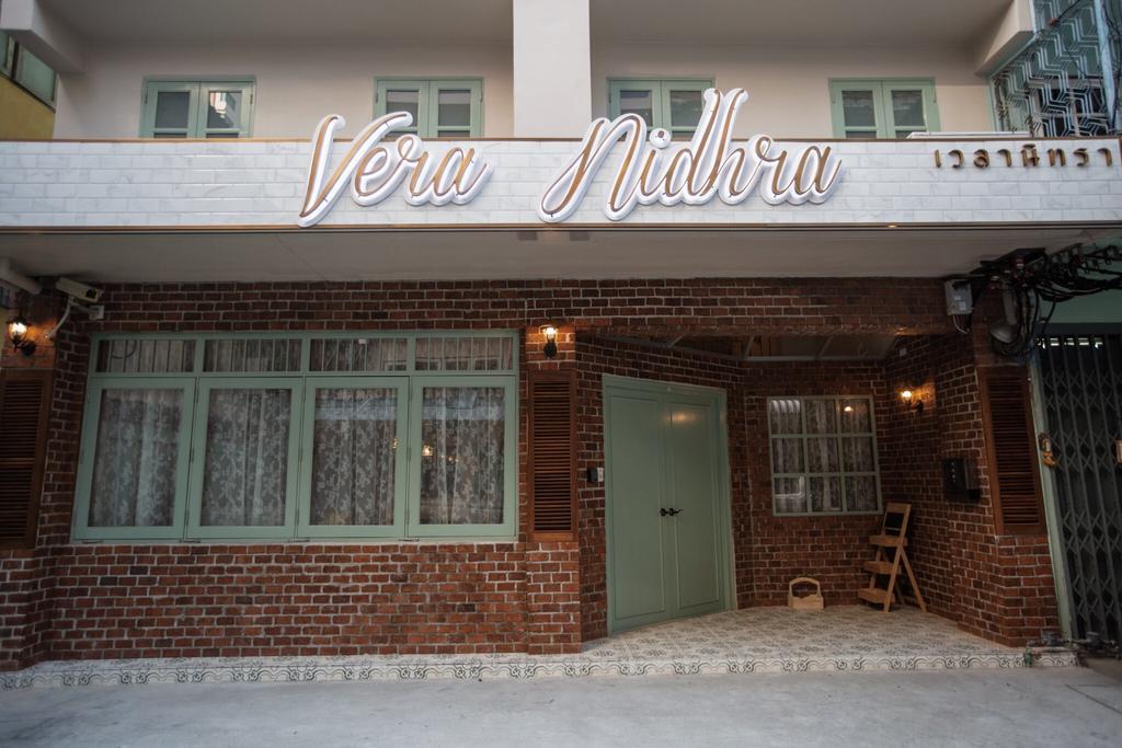 Vera Nidhra - Self Check-In After 6Pm Bangkok Exterior foto